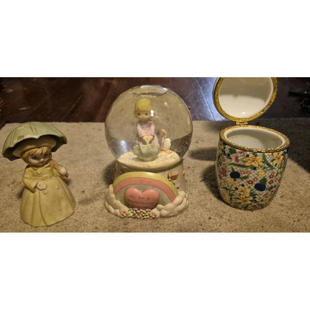 Vintage‎ Decor Lot – Spencer Gifts 1982, Precious Moments Globe, Box